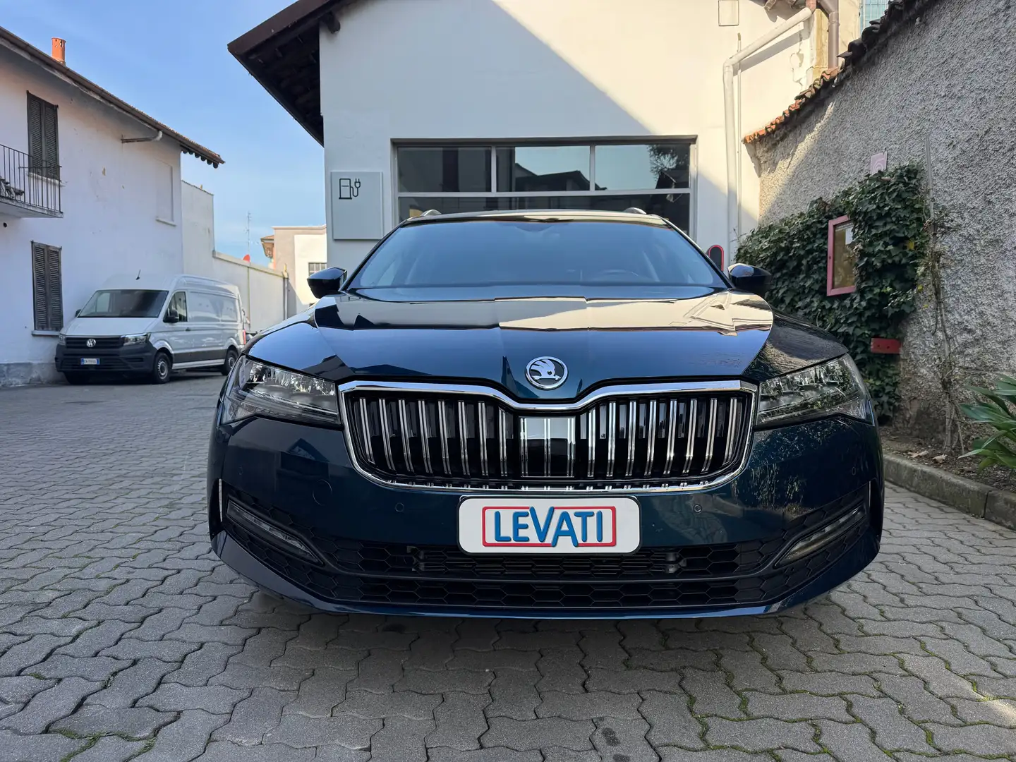 Skoda Superb III Wagon 2.0tdi evo Executive 150cv dsg 23000 km Bleu - 2