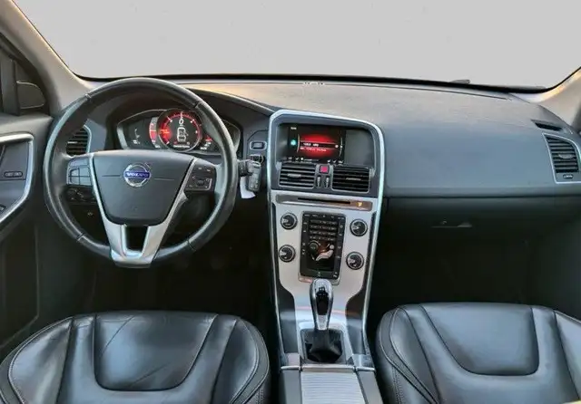 Volvo XC60 view 8