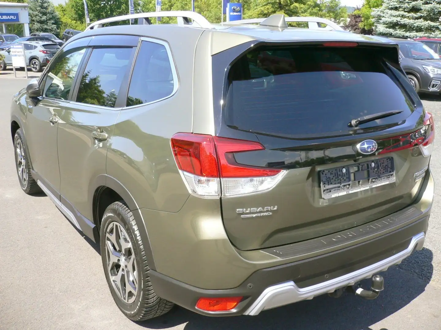 Subaru Forester 2.0ie Comfort Lineartronic mit Standheizung u. AHK Verde - 2
