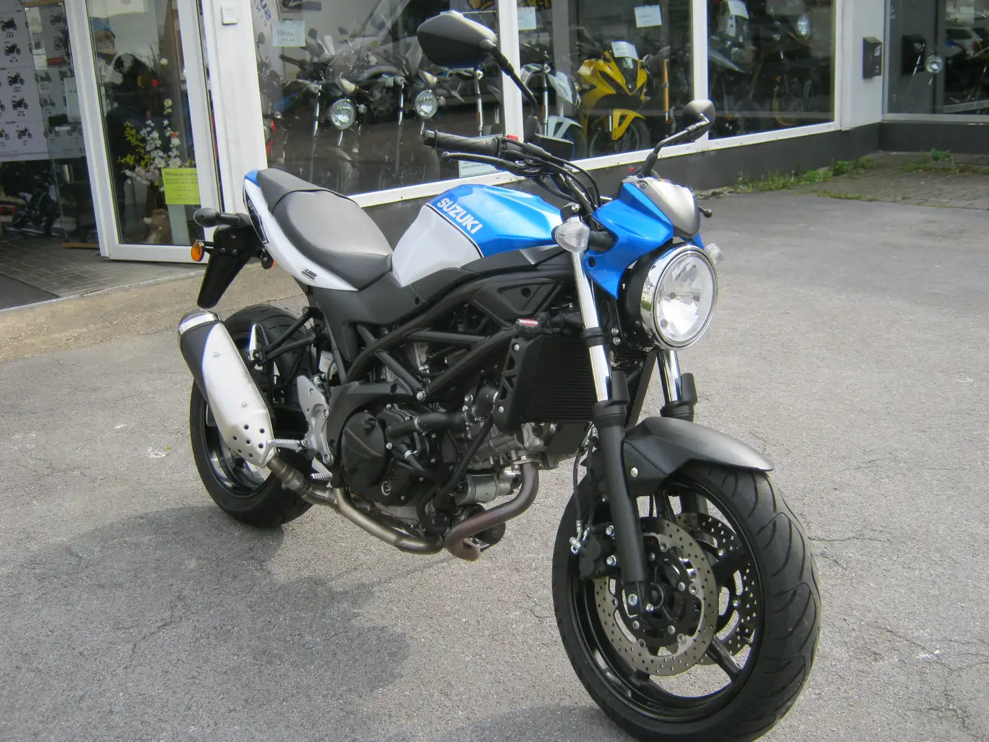 Suzuki SV 650 Weiß - 1