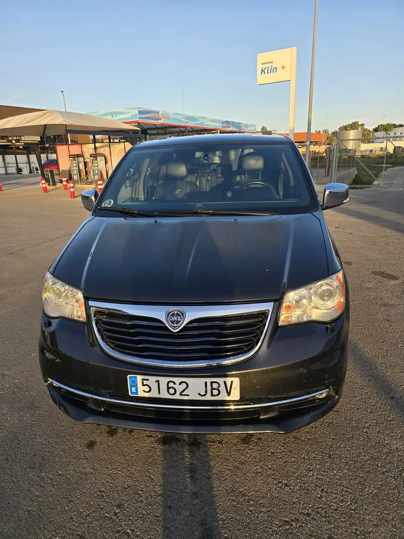 Lancia Voyager 2.8CRD Edición Especial S 177 Aut. - 1