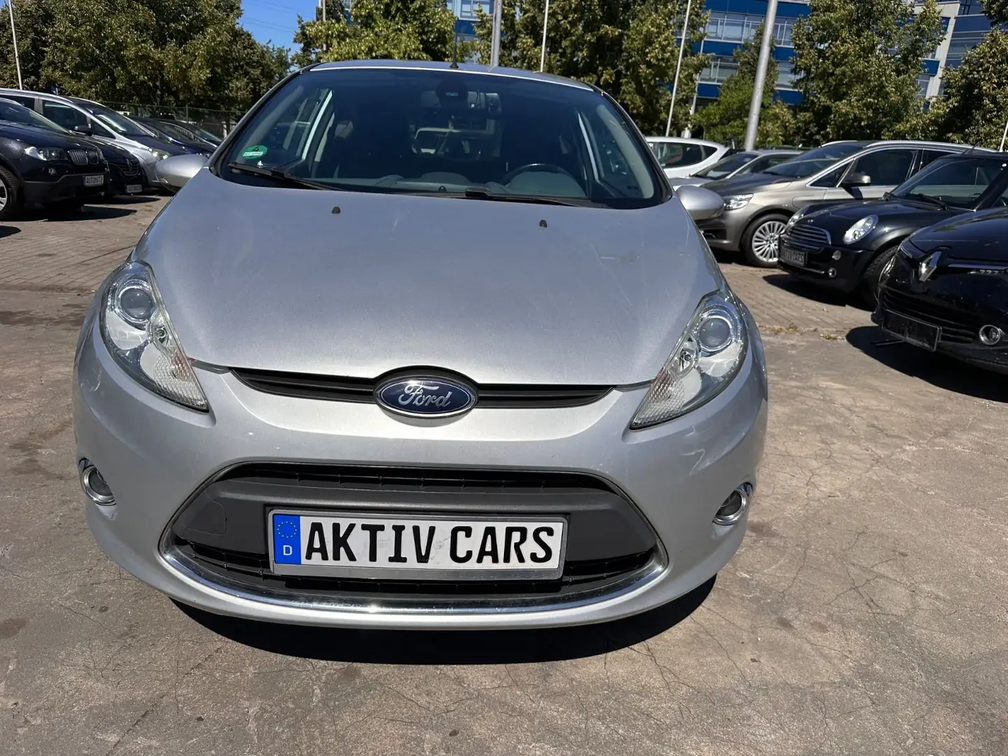 Ford Fiesta Titanium Tüv Neu 2.Hand Gümüş rengi - 1