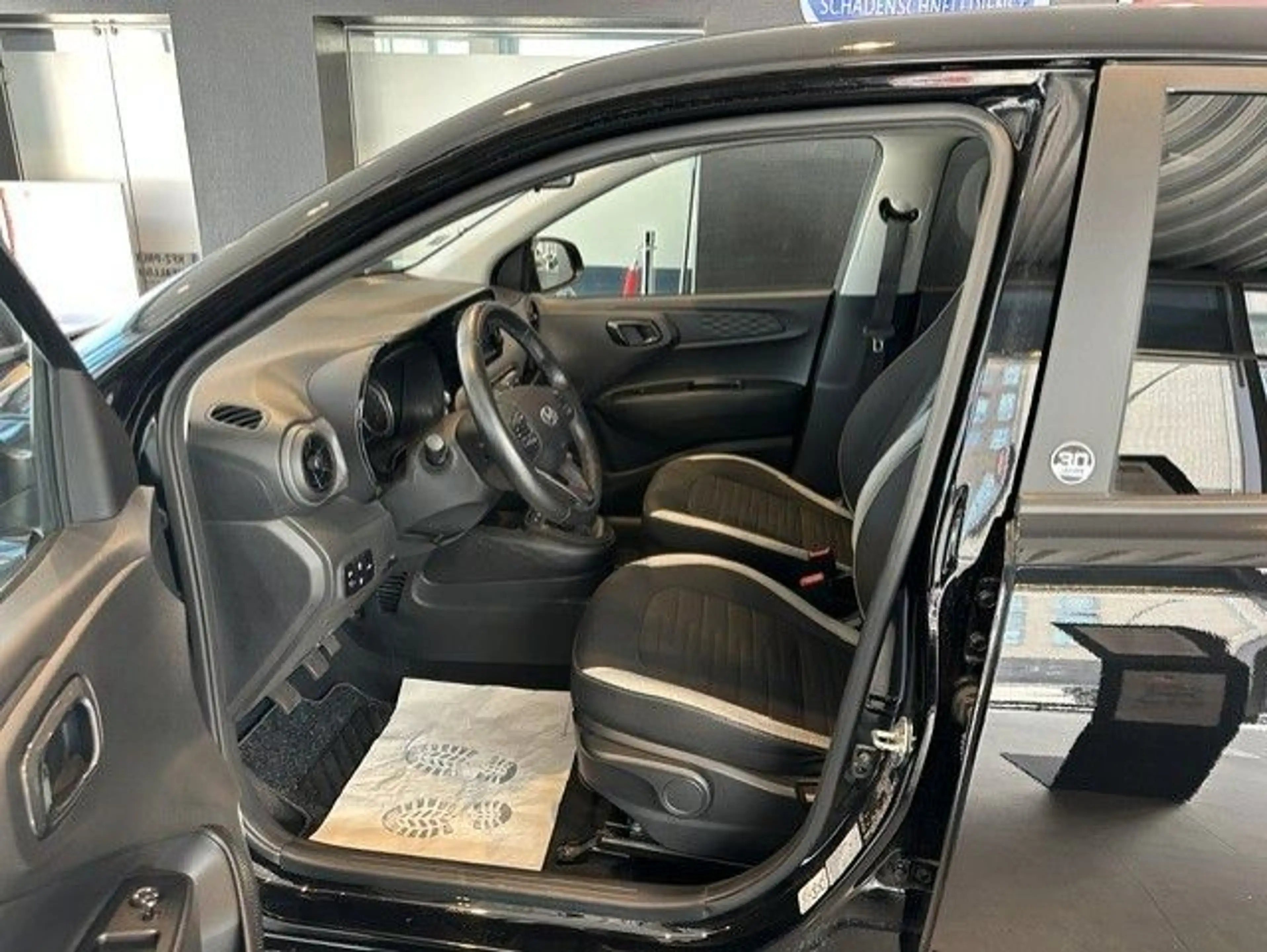 Hyundai i10 Edition 30 — photo 11