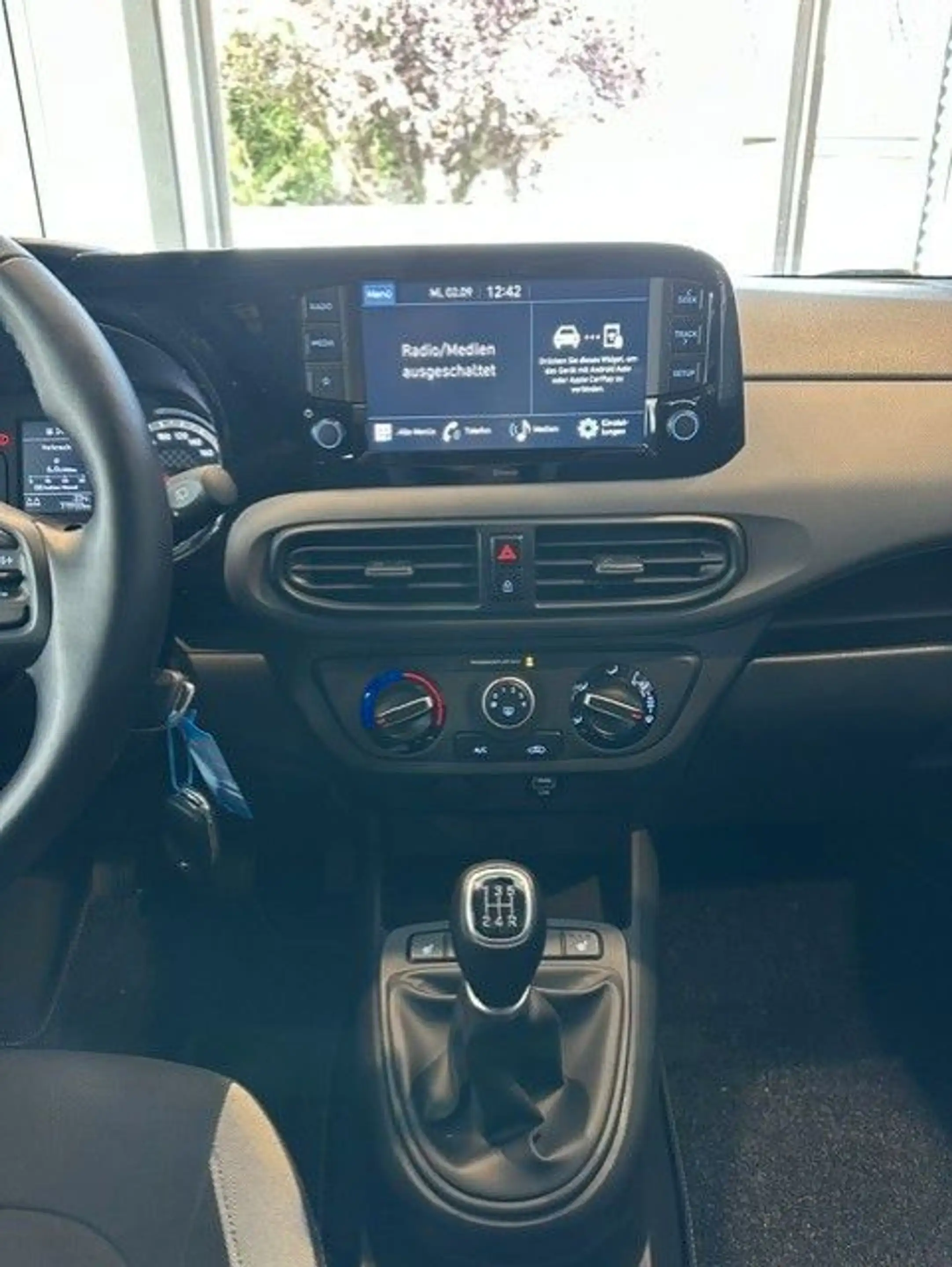Hyundai i10 Edition 30 — photo 9