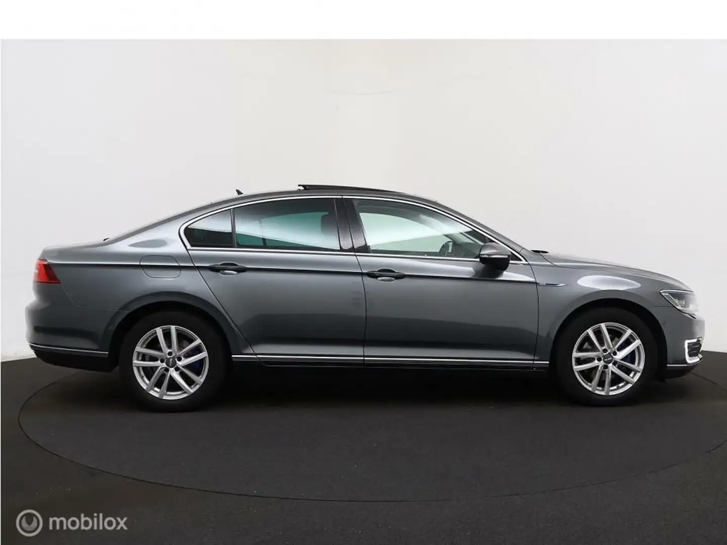 Volkswagen Passat 1.4 TSI GTE Highline Pano LED Virtual Leer Standka Gris - 2