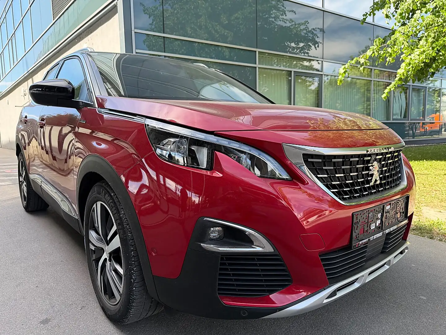 Peugeot 3008 1,6 BlueHDi 120 S&S EAT6 GT Line Rot - 1