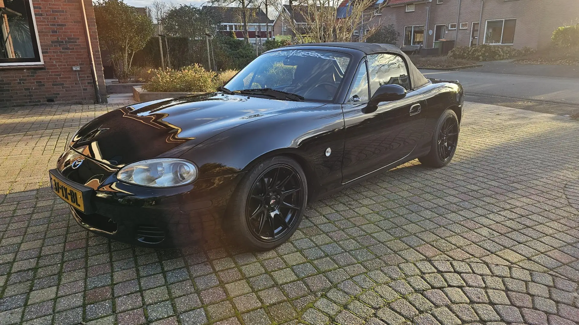 Mazda MX-5 1.6i 16V - 1