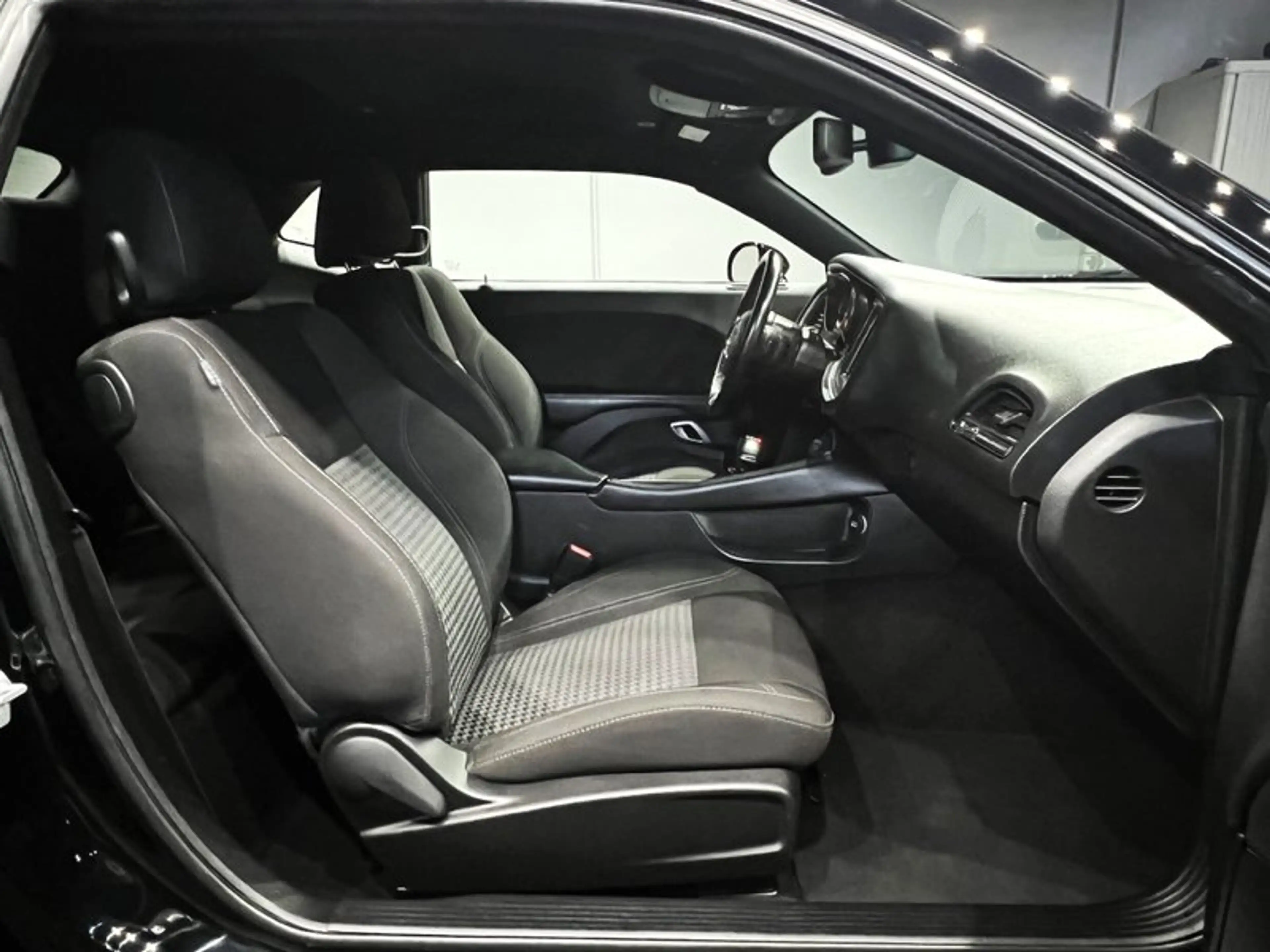 Dodge Challenger 3.6 V6 |DEUTSCHER AUSFÜHRUNG|AUTOM|LED — photo 10