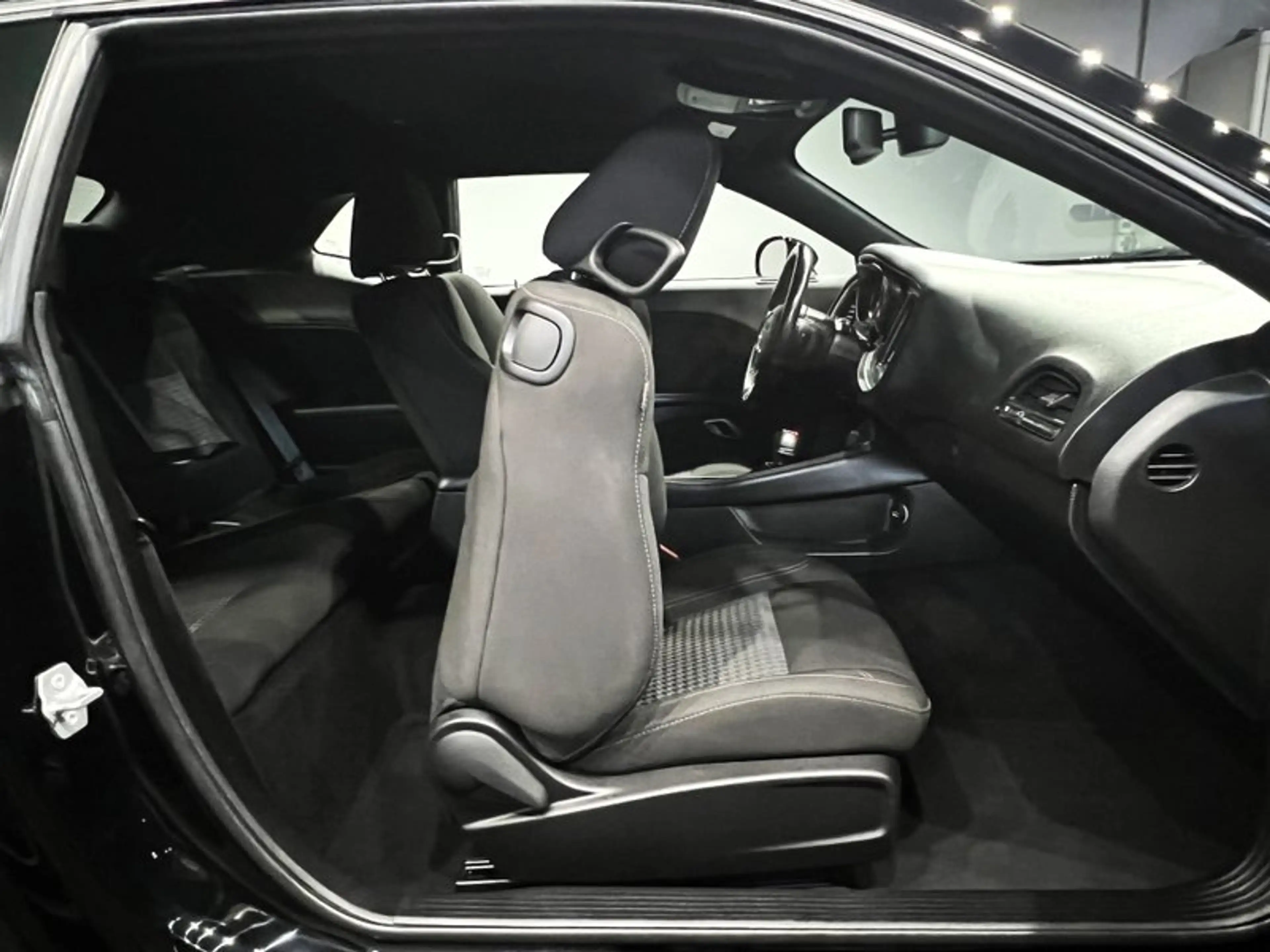 Dodge Challenger 3.6 V6 |DEUTSCHER AUSFÜHRUNG|AUTOM|LED — photo 11