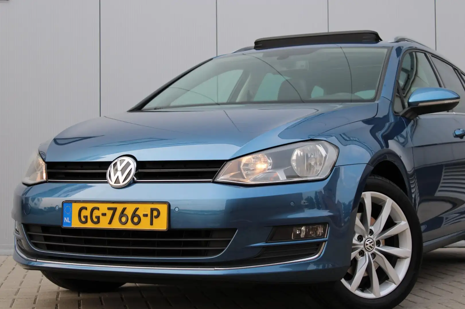Volkswagen Golf 1.6 TDI Business Edition AUT I PANO I CLIMA I NAVI Bleu - 2