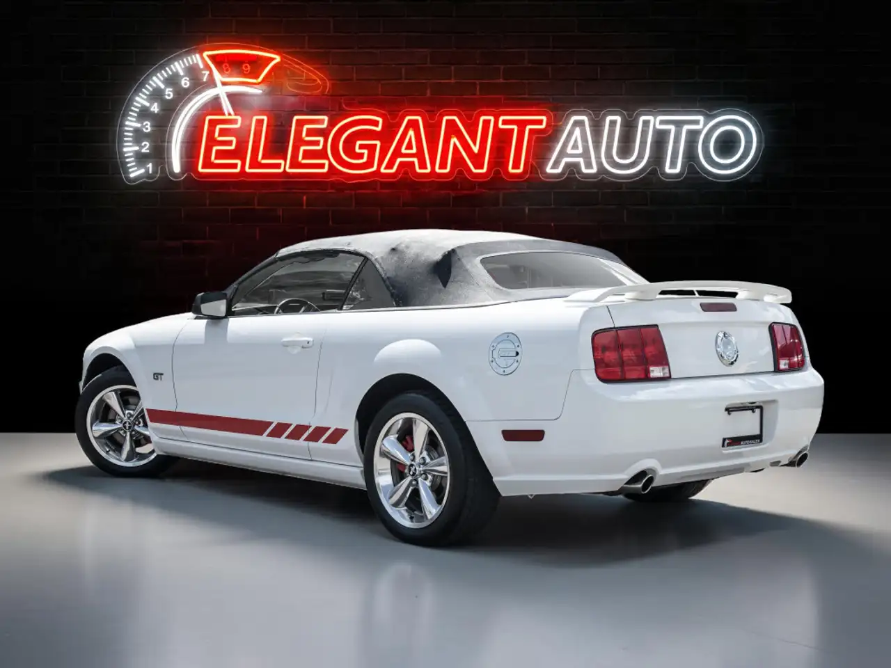 Ford Mustang photo Ford Mustang