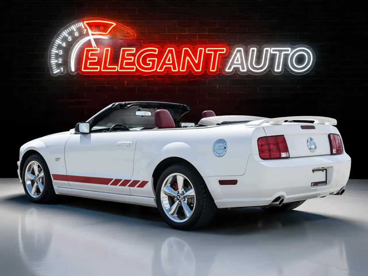 Ford Mustang photo Ford Mustang