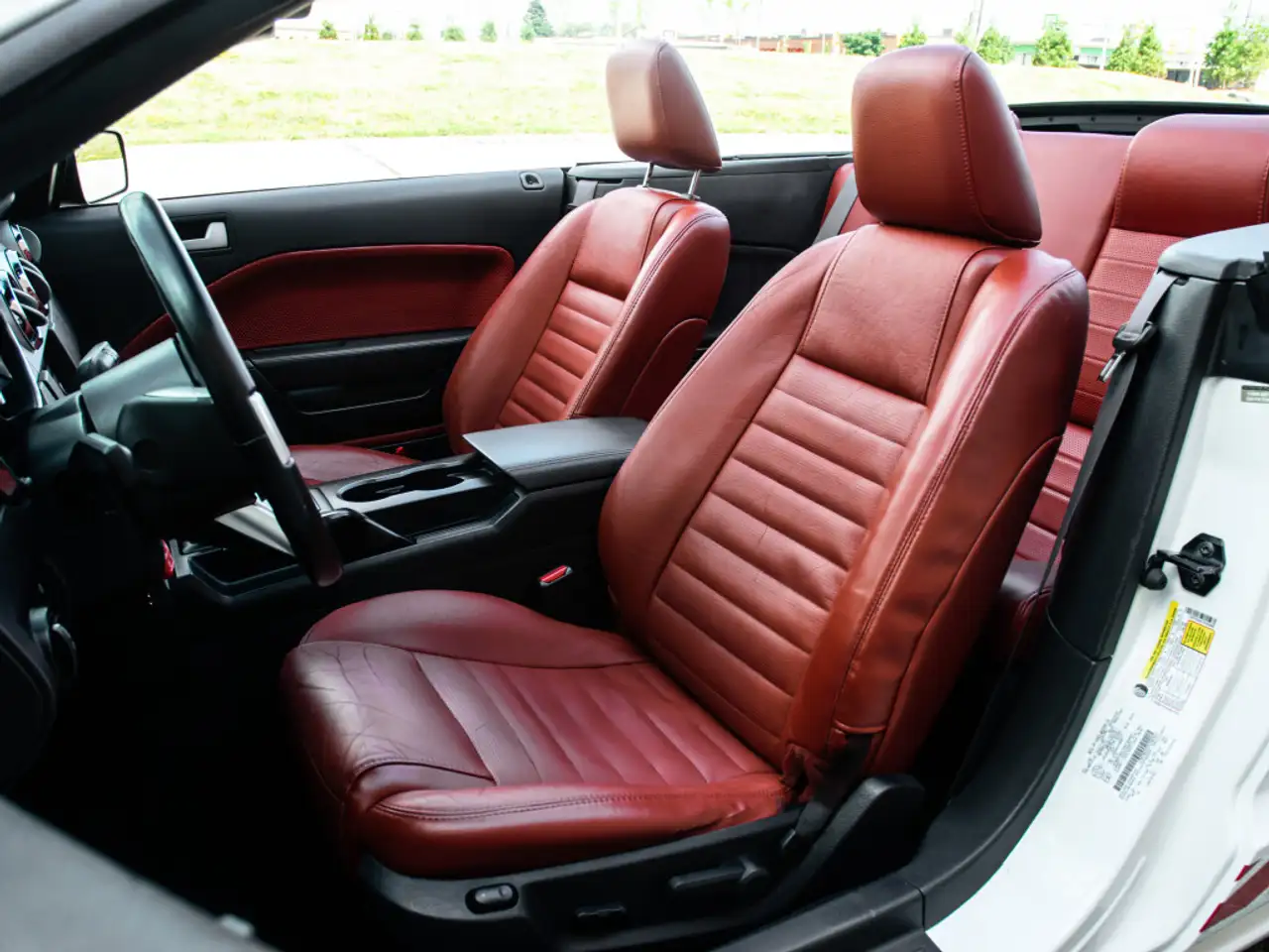 Ford Mustang photo Ford Mustang