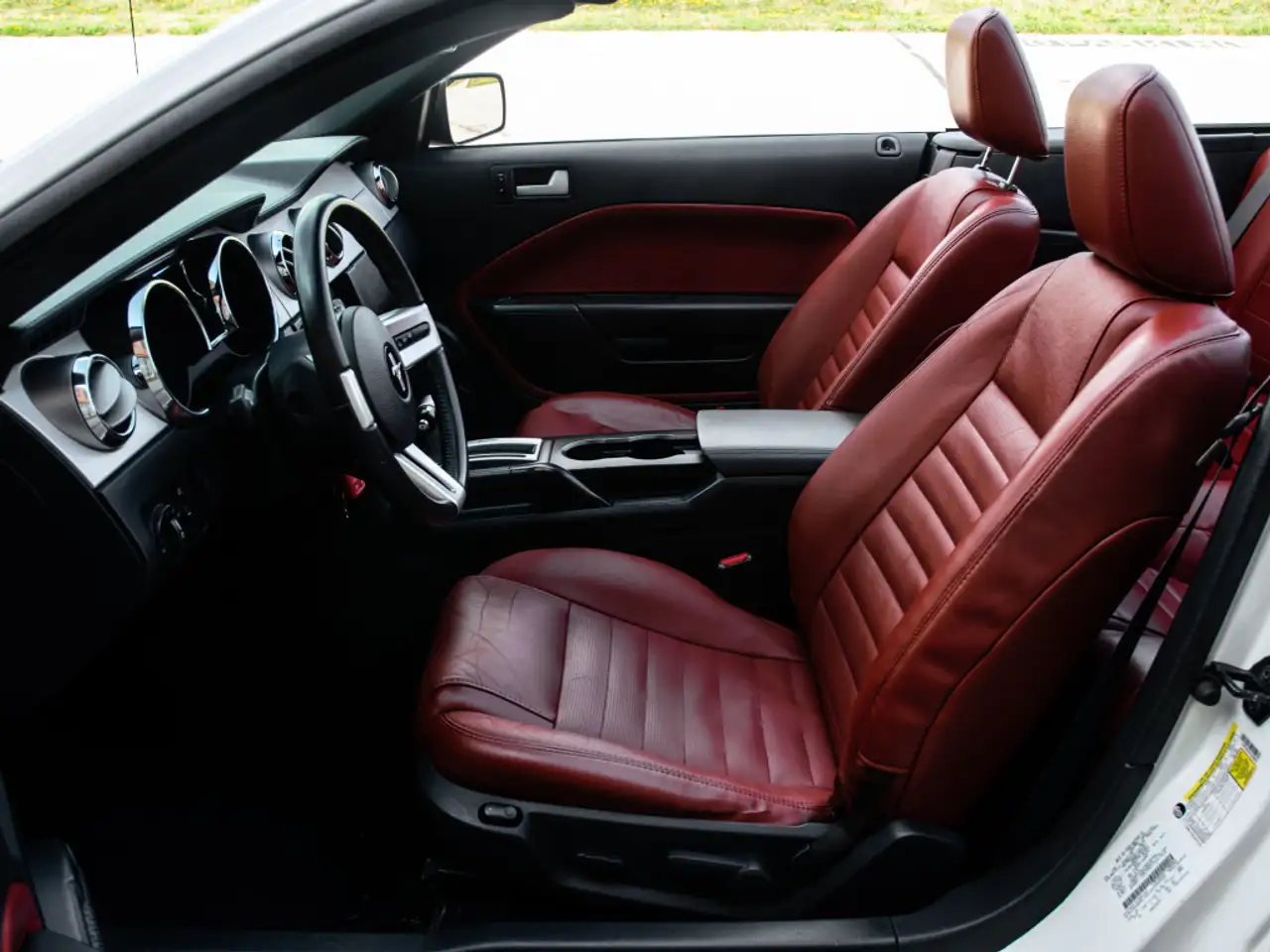 Ford Mustang photo Ford Mustang