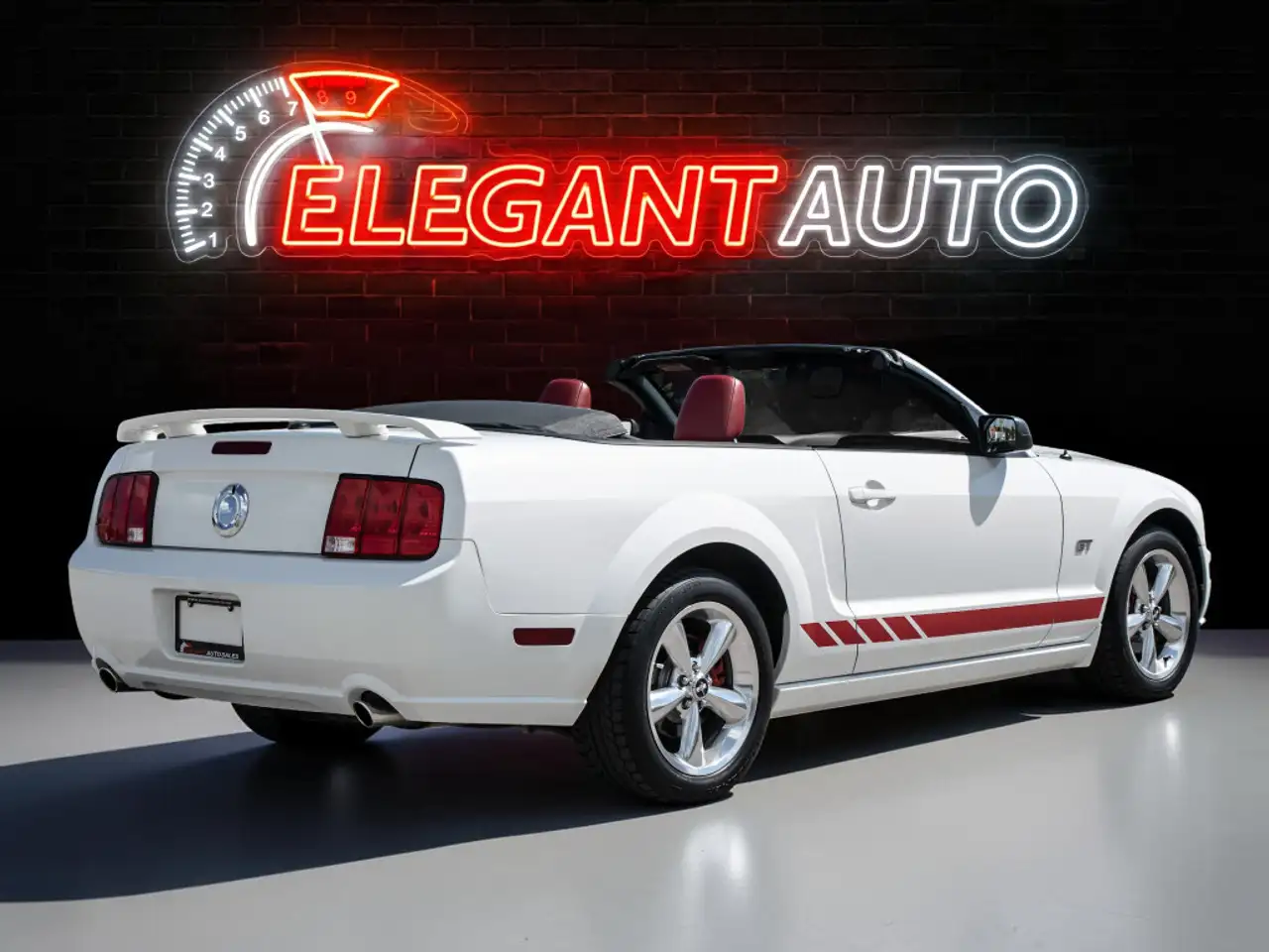 Ford Mustang photo Ford Mustang