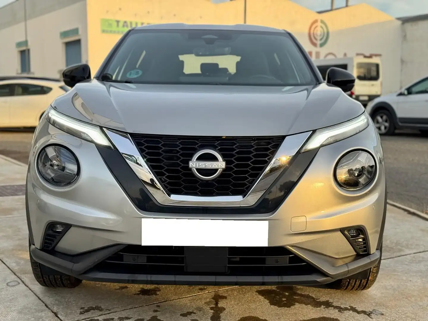 Nissan Juke 1.0 DIG-T N-Connecta 4x2 DCT 7 114 Gris - 2