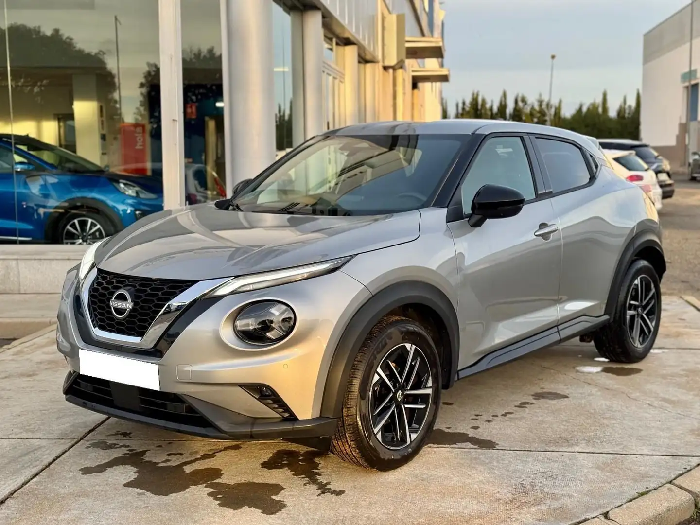 Nissan Juke 1.0 DIG-T N-Connecta 4x2 DCT 7 114 Gris - 1