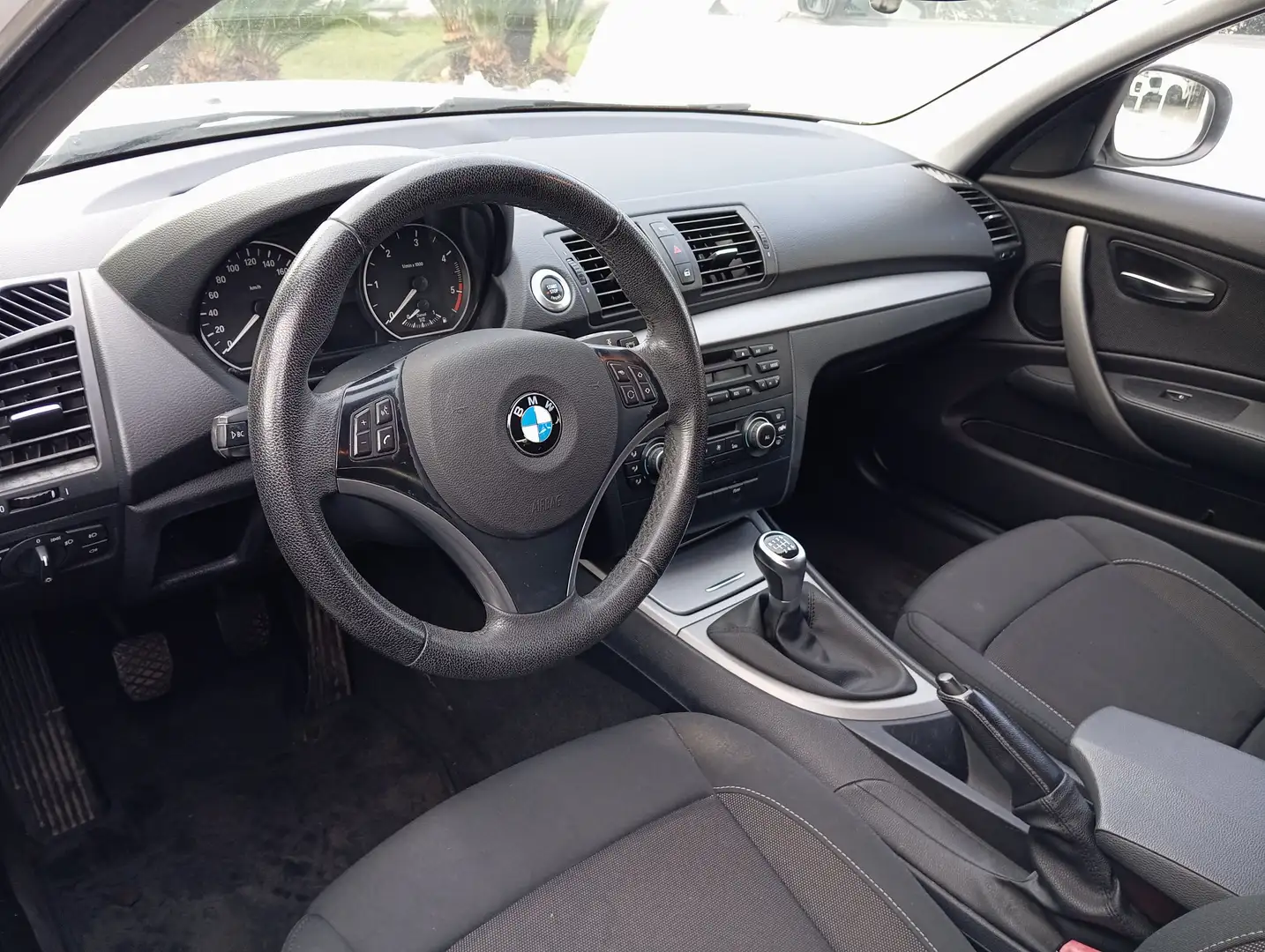 BMW 118 d 2.0 143cv dpf Weiß - 2