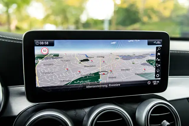 Mercedes-Benz C-Class view 12