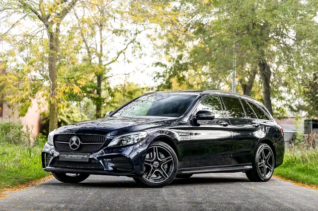 Mercedes-Benz C-Class view 3