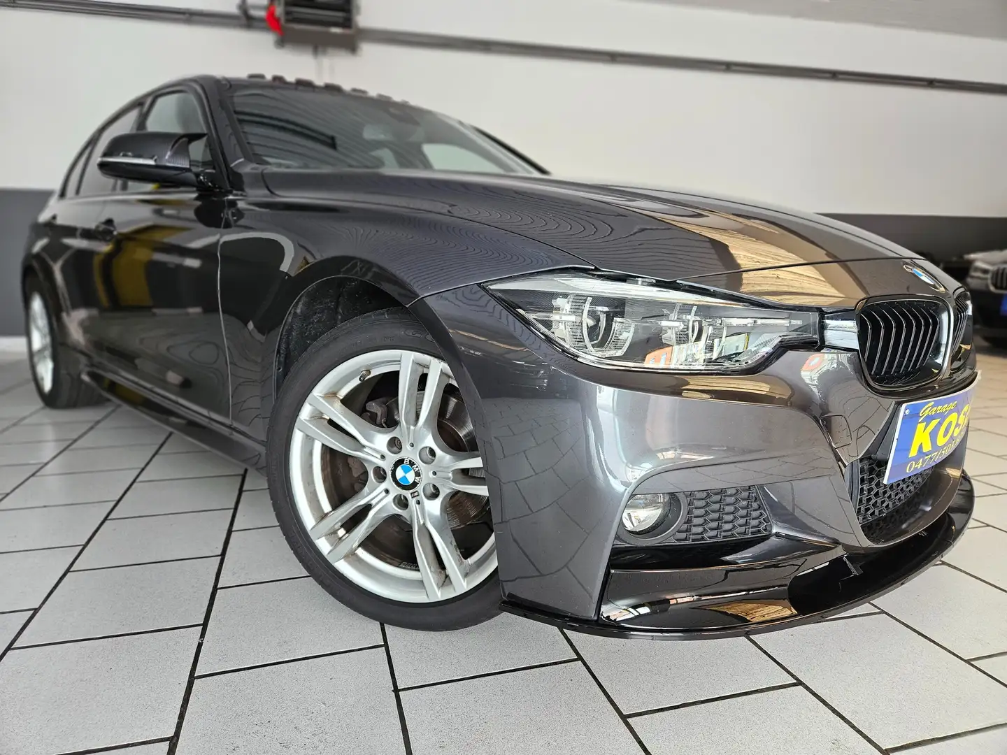 BMW 320 X-DRIVE/NAVI/AUTO/PHARES LED/TOIT OUVRANT//PACK M Grijs - 2