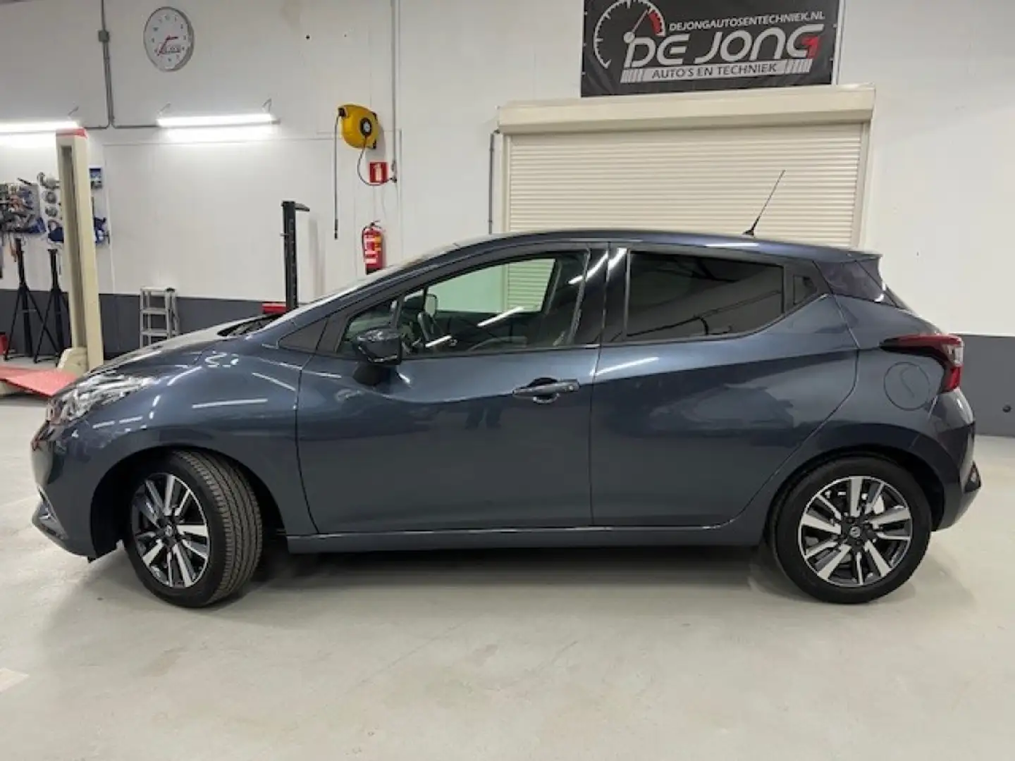 Nissan Micra 0.9 IG-T N-CONNECTA, Stoelverwarm, Camera, Keyles, Grau - 2