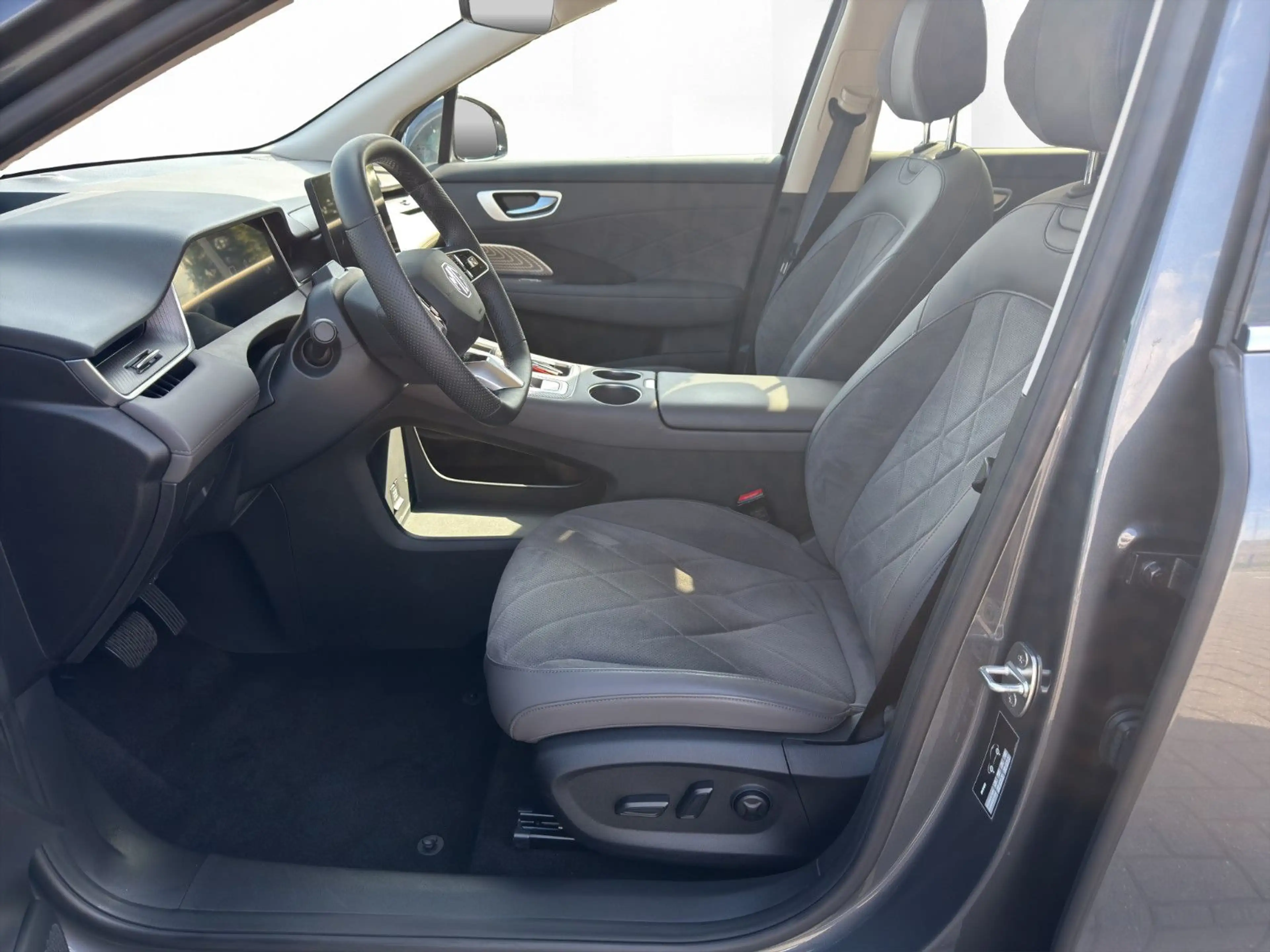 MG S6 EV Luxury AWD !SOFORT! 360°PANO*4xSHZ*HUD* — photo 10