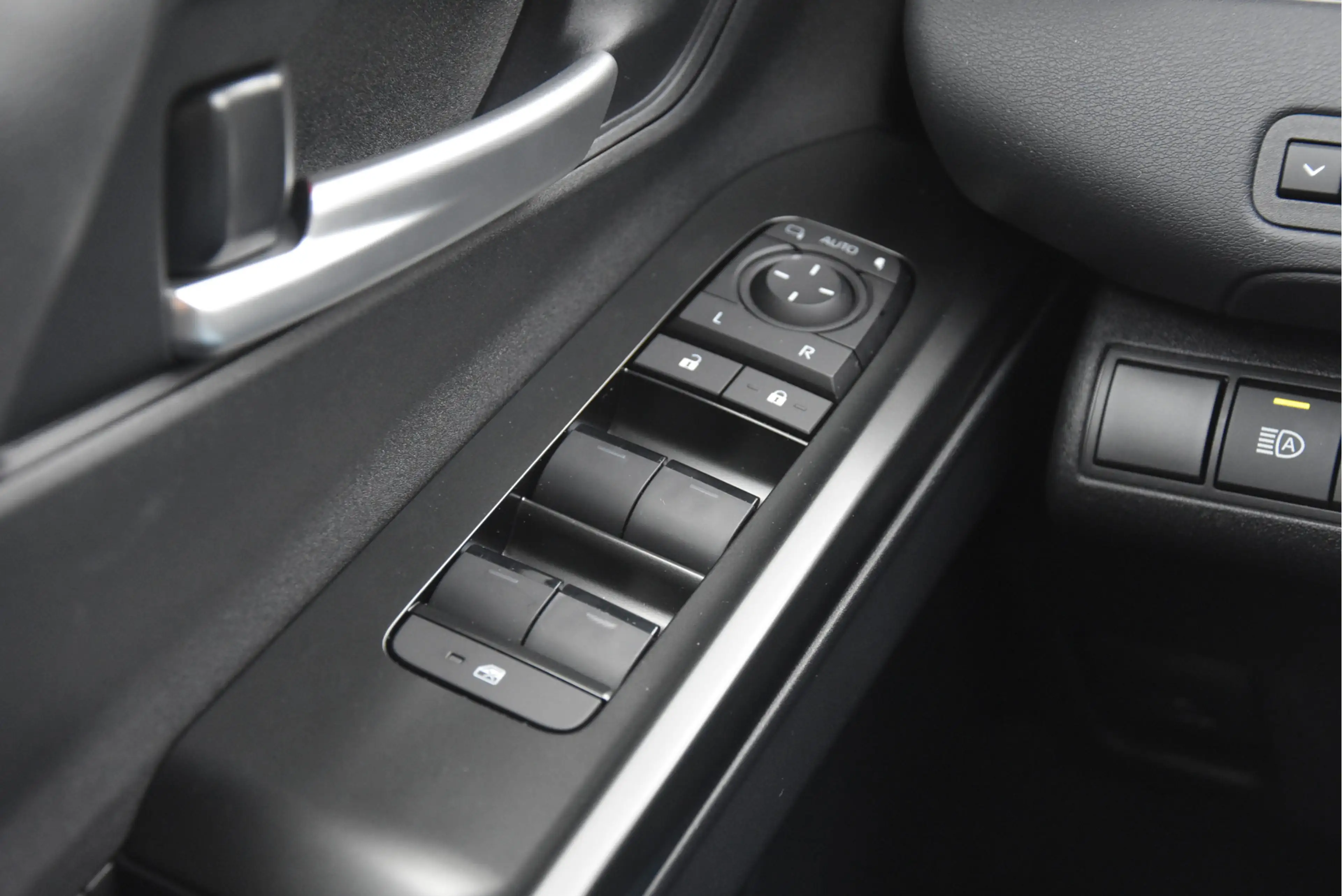 Subaru E-OUTBACK 4E-xperience 74.7 kWh — photo 8