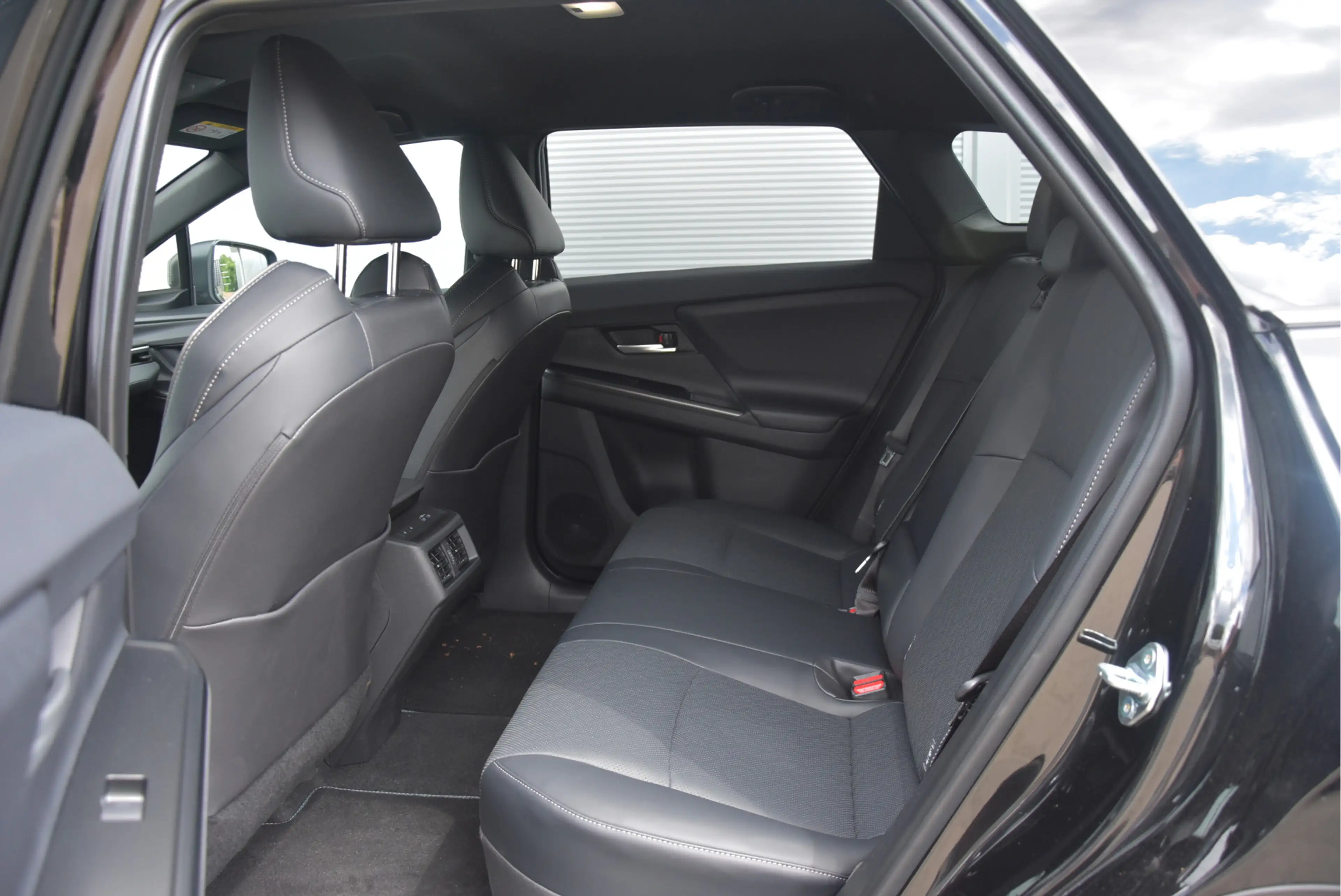 Subaru E-OUTBACK 4E-xperience 74.7 kWh — photo 25