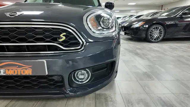 Mini Cooper Cooper view 9