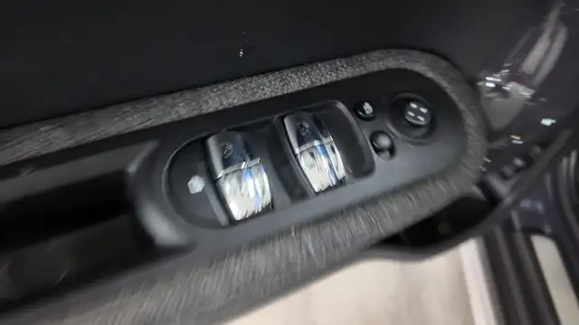 Mini Cooper Cooper view 17