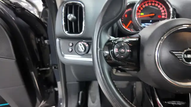 Mini Cooper Cooper view 22