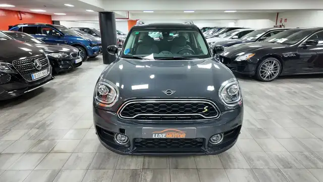 Mini Cooper Cooper view 2