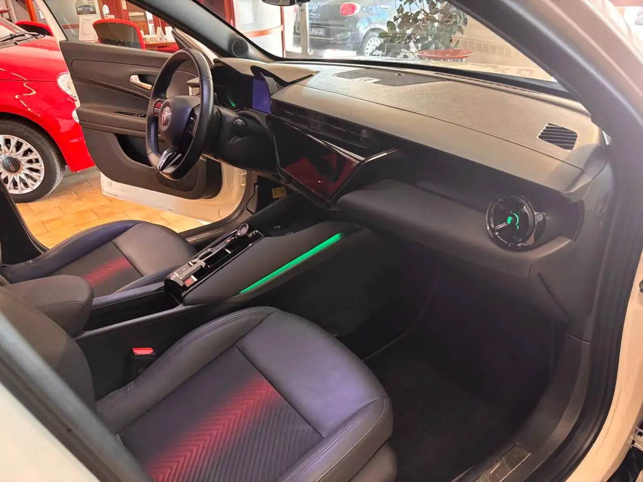 Alfa Romeo Junior 2025 — фото 15