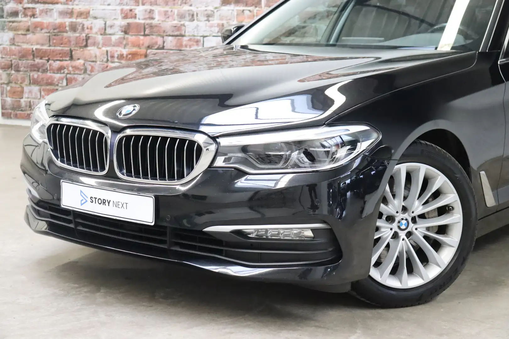 BMW 530 5 Serie Sedan 530i High Executive Automaat / Stoel Zwart - 2