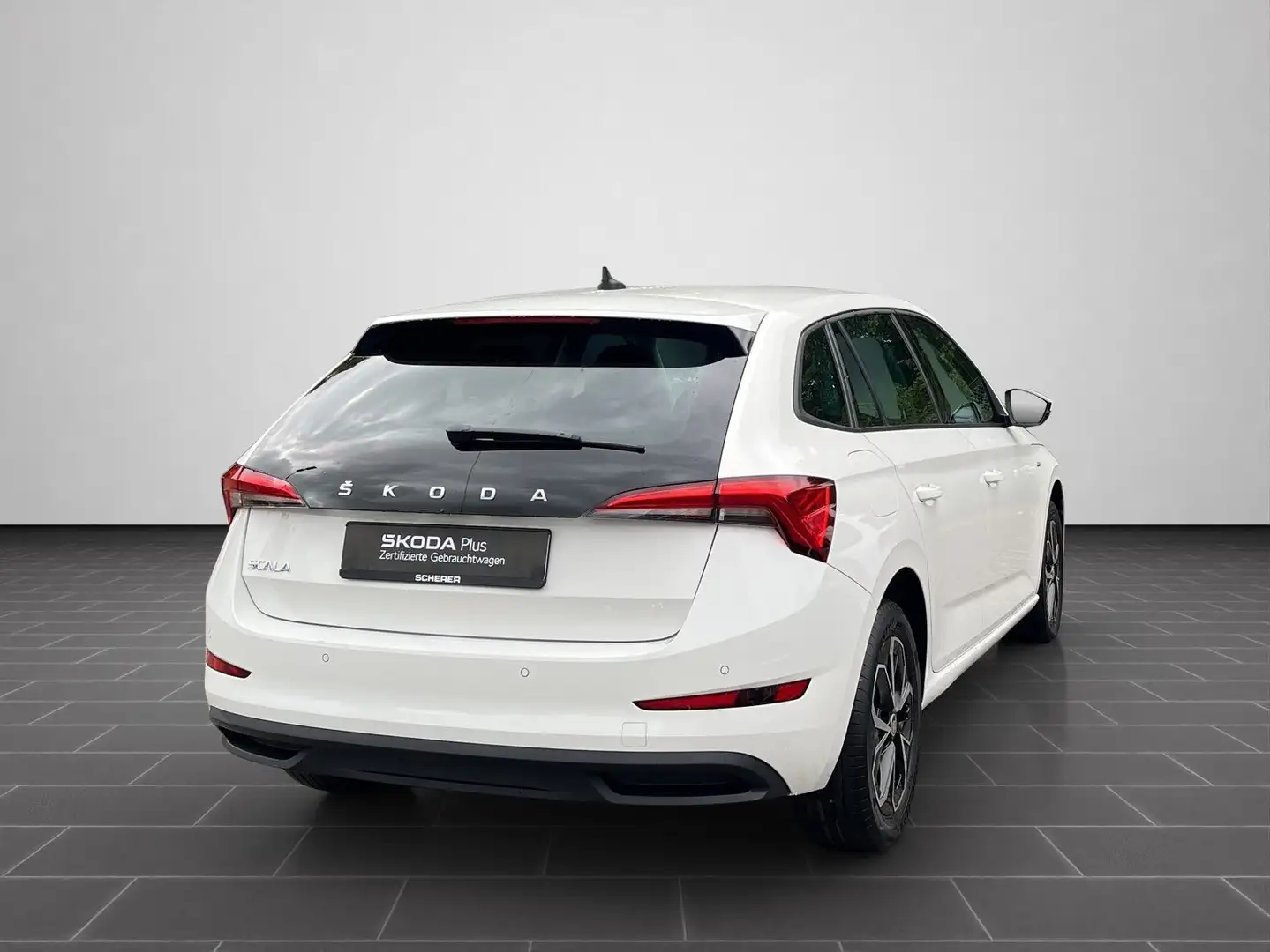 Skoda Scala 1.0 TSI Drive 125 OPF Smart Link, LED, PDC Weiß - 2