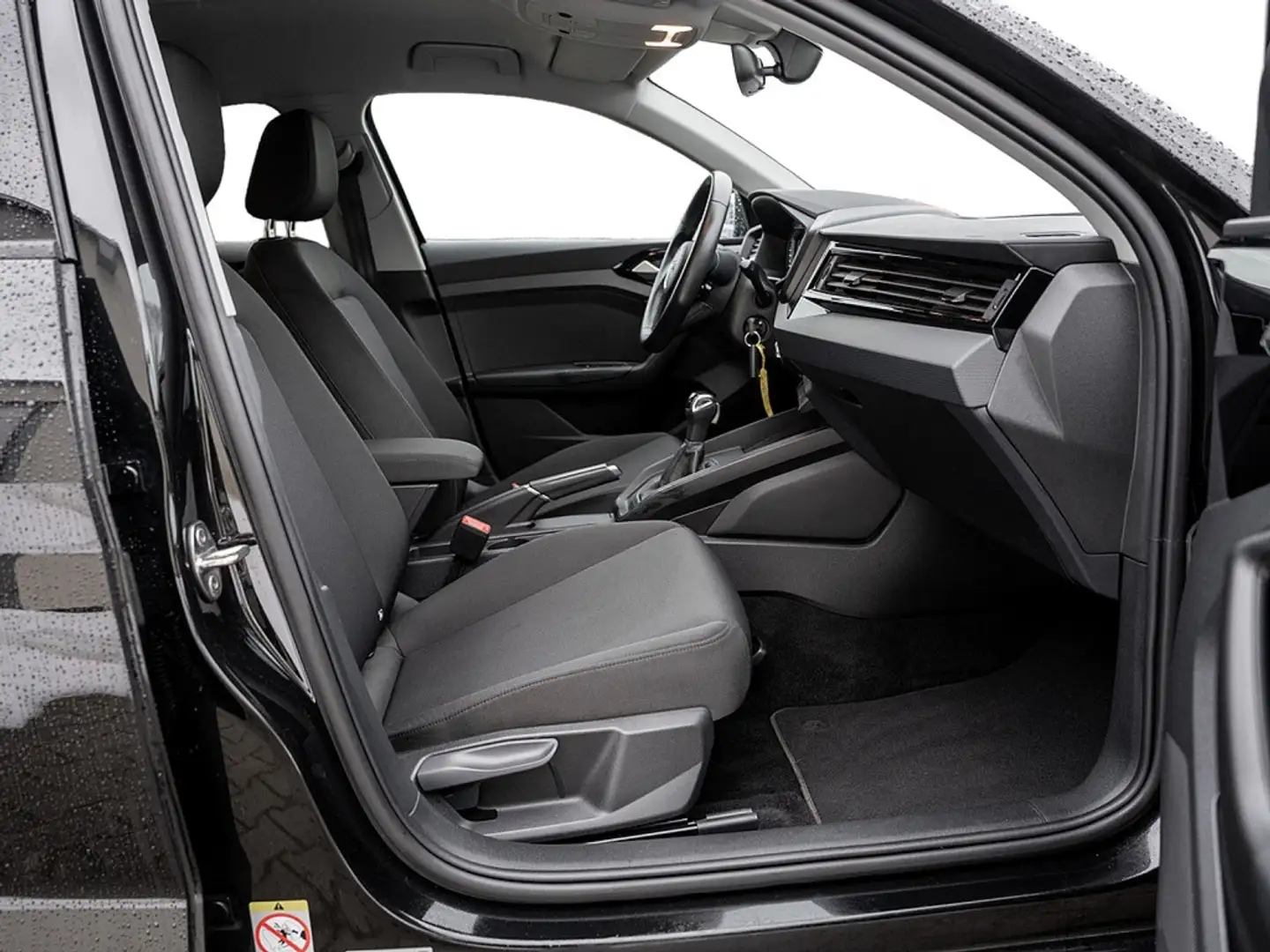 Audi A1 Sportback 35 TFSI Navi SHZ Klima PDC Alu Schwarz - 2