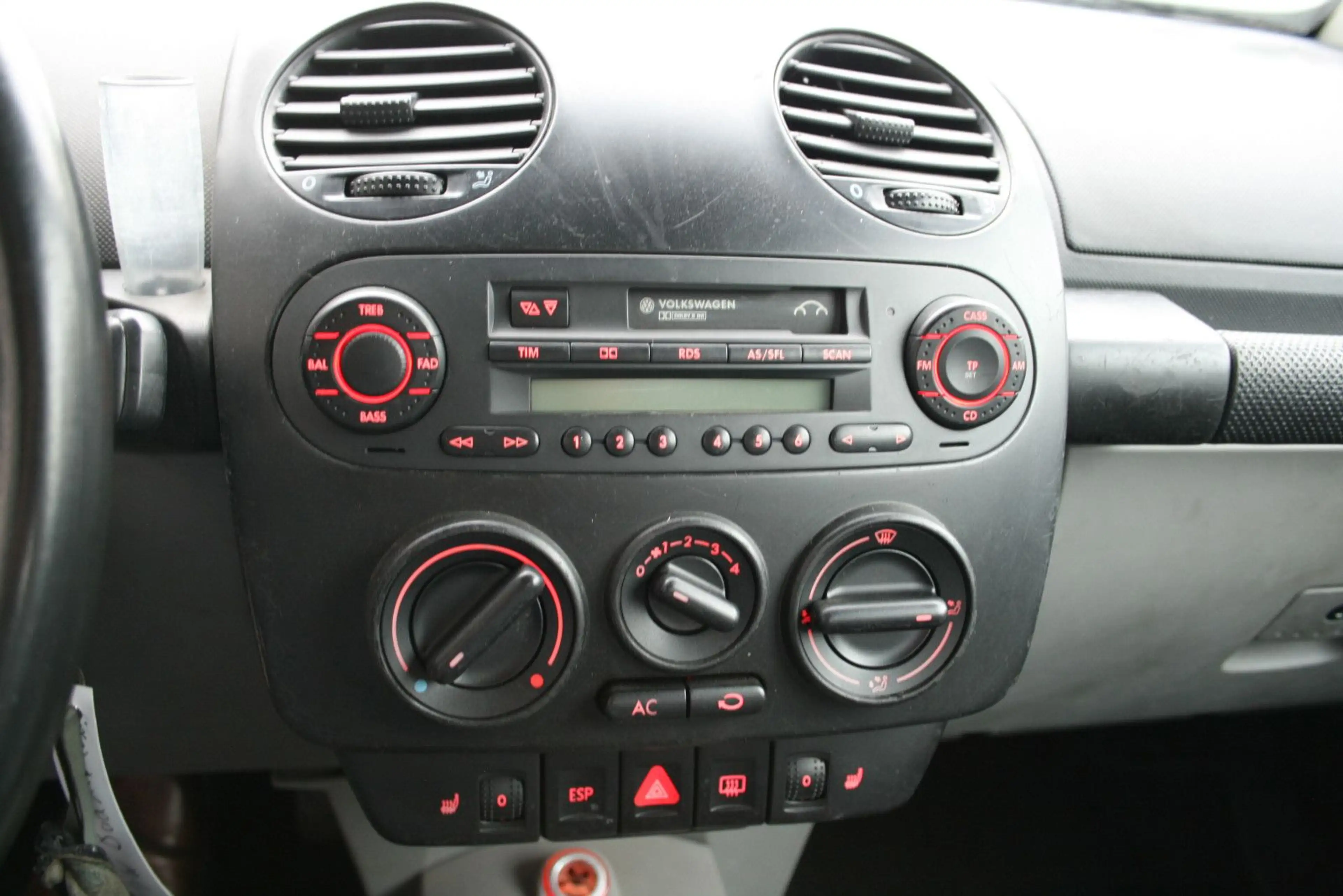 Volkswagen New Beetle Cabriolet 2.0 Highline — photo 14