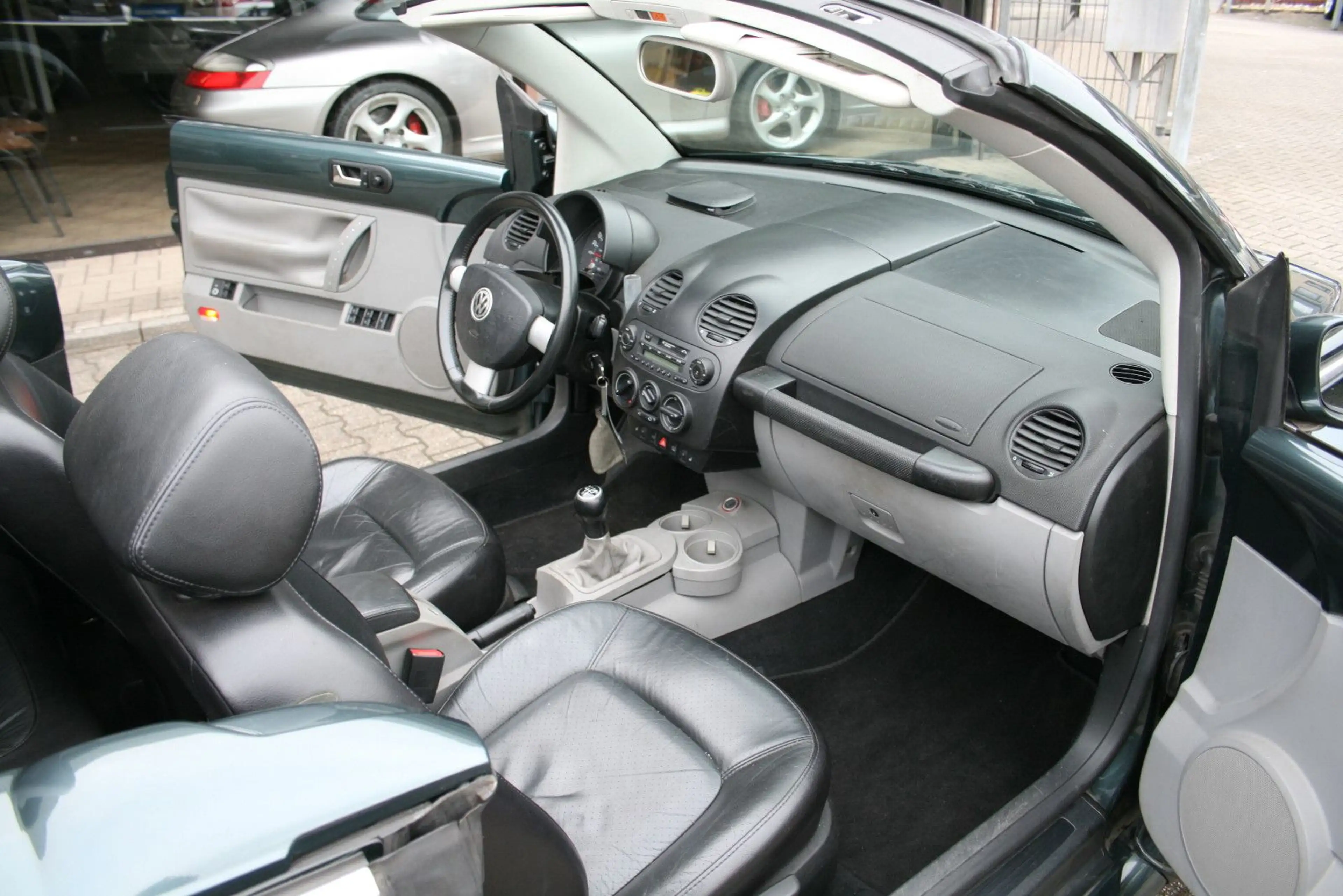 Volkswagen New Beetle Cabriolet 2.0 Highline — photo 10