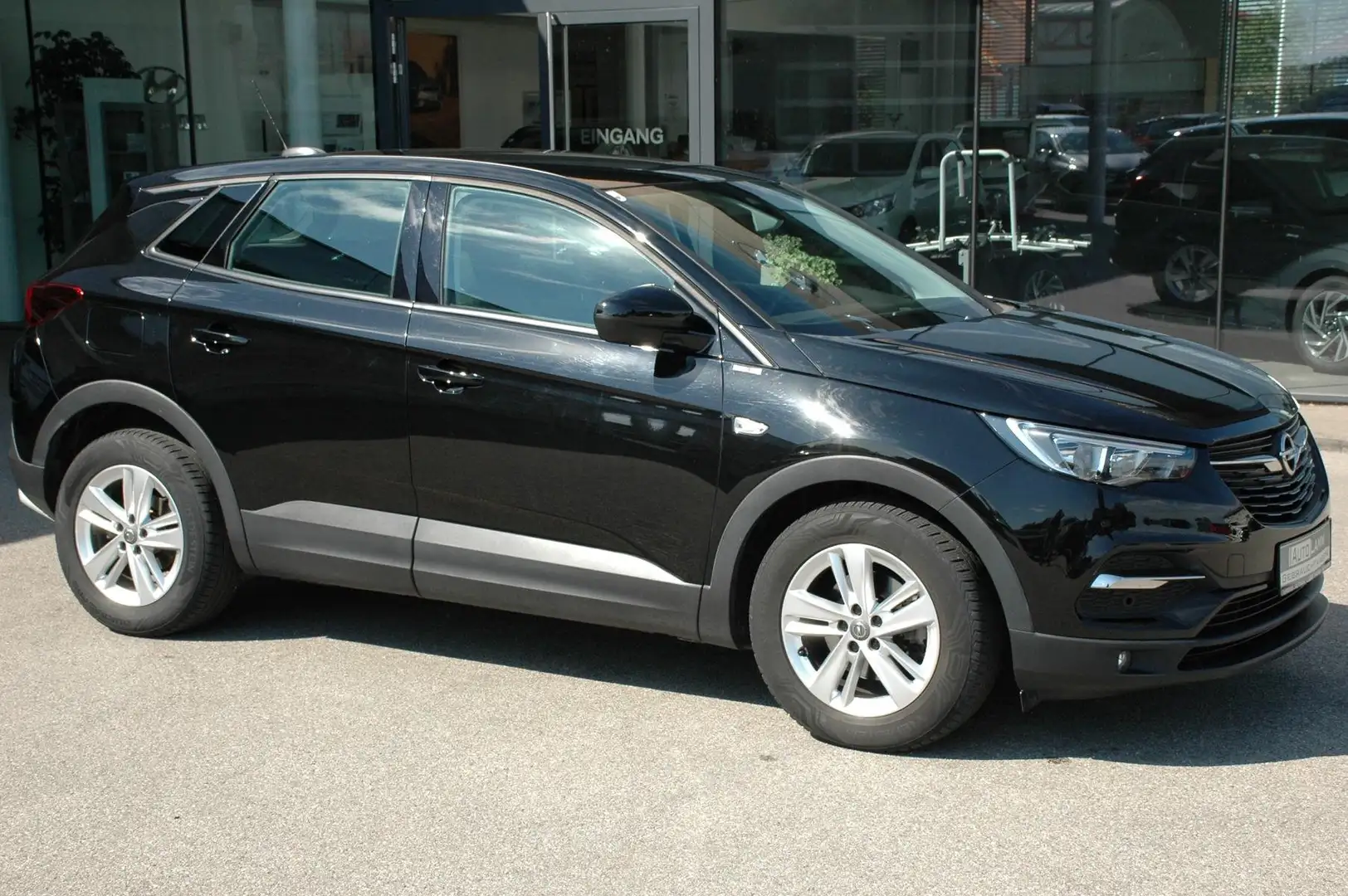 Opel Grandland X 1,2 Turbo Dir. Inj. Edition Aut. Start/Stop +AV Schwarz - 2