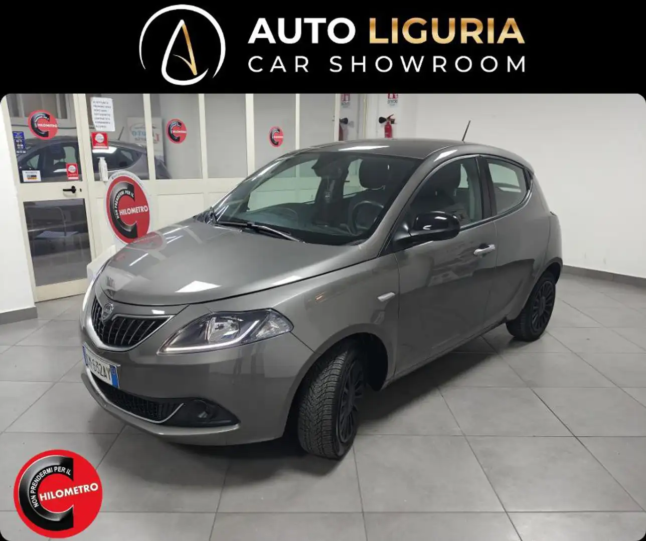 Lancia Ypsilon 1.0 FireFly 70cv Hybrid Silver Grau - 1