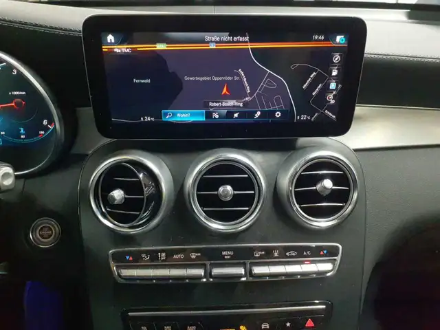 Mercedes-Benz GLC view 12