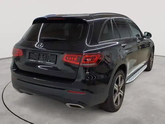 Mercedes-Benz GLC view 4