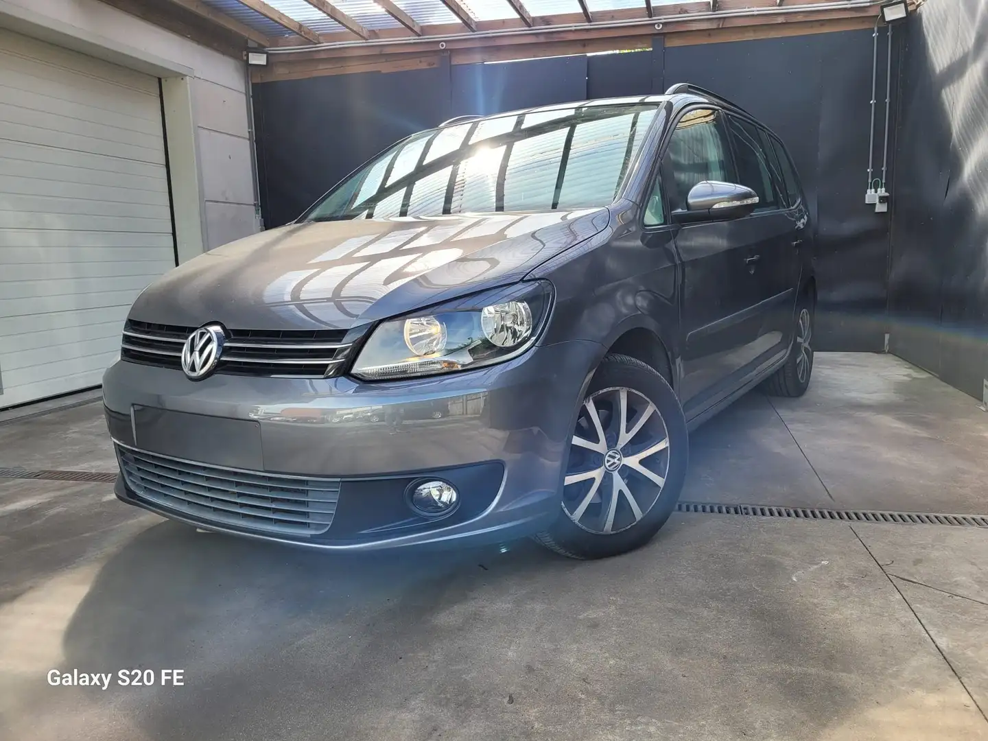 Volkswagen Touran Gris - 2