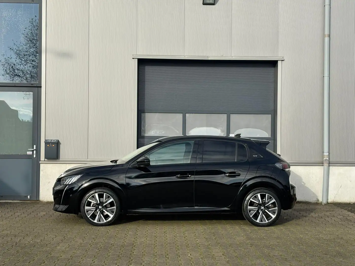 Peugeot 208 1.2 PureTech GT AUTOMAAT Zwart - 2