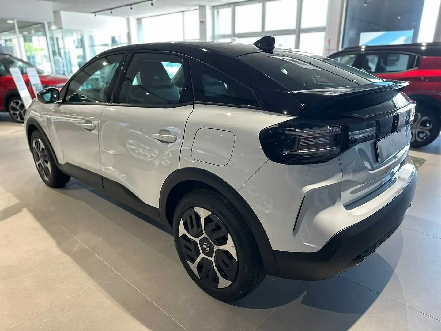 Citroen C4 3ª serie PureTech 130 S&S EAT8 Plus Km0 Bianco - 2