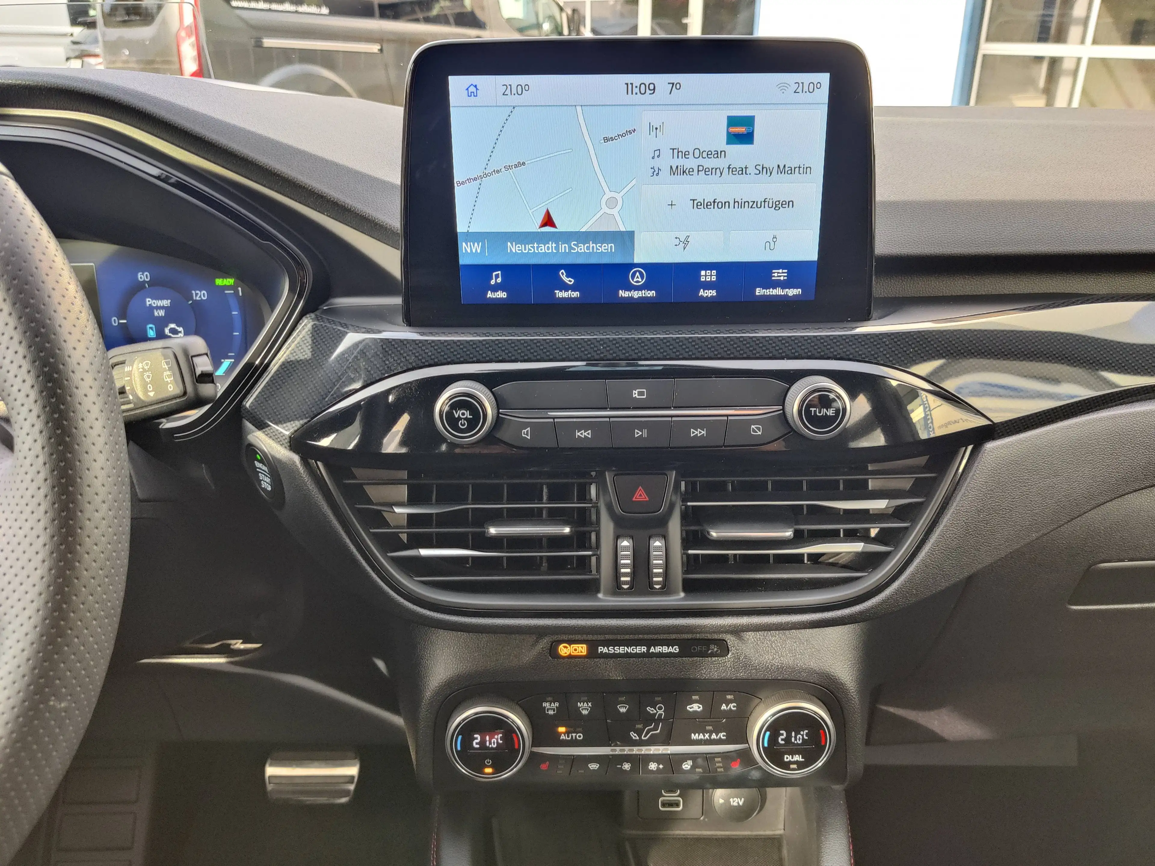 Ford Kuga Plug-In Hybrid ST-Line X — photo 8