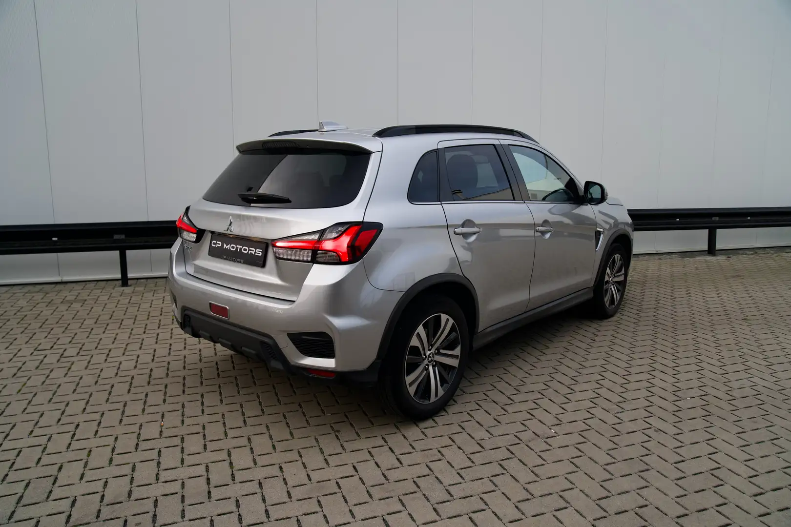 Mitsubishi ASX 2.0I | CARPLAY | CAMERA | AIRCO |  75.132 KM | TOP Silber - 2