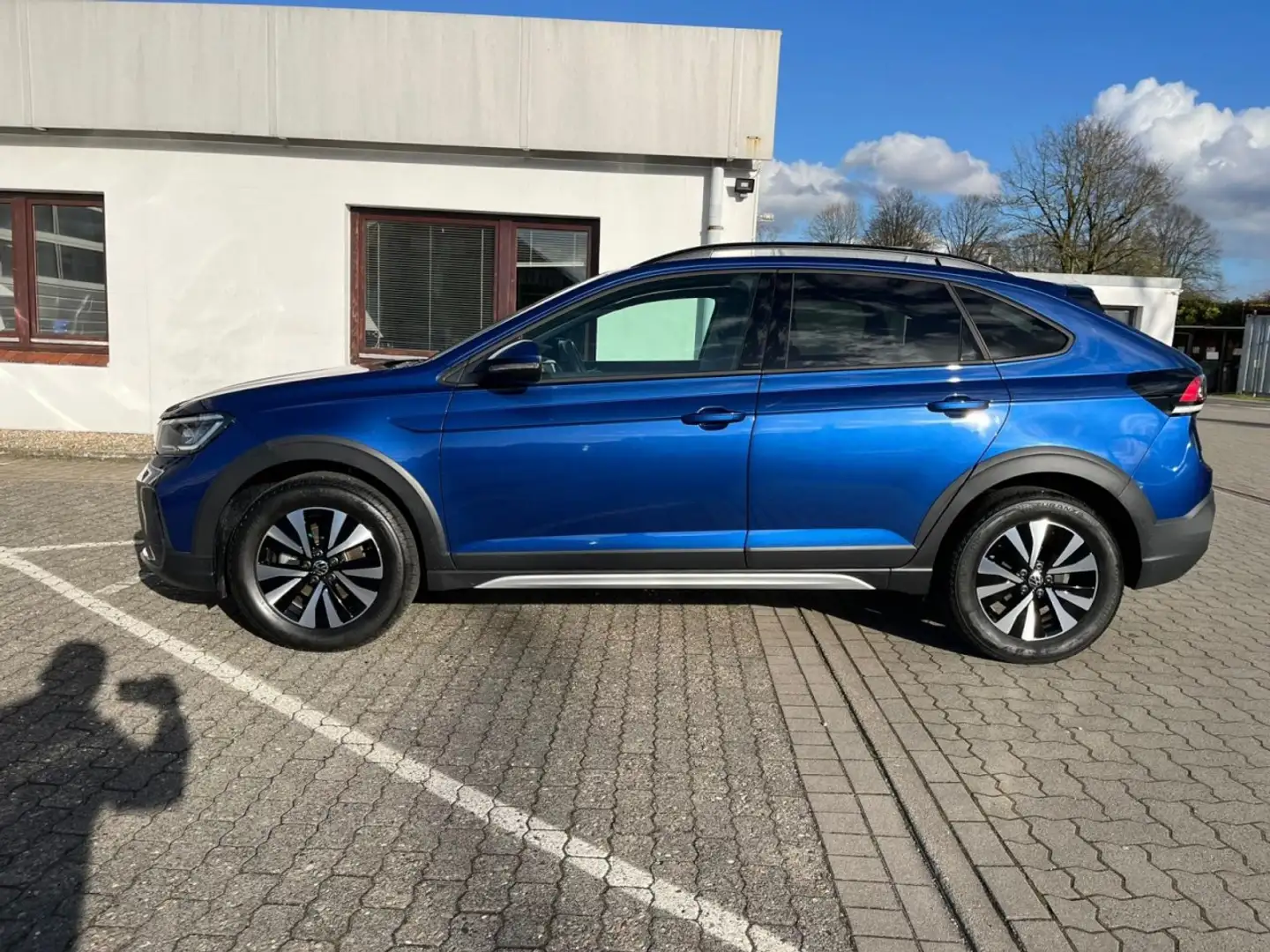 Volkswagen Taigo Life 1.0 TSI KAM AppConnect LM LED SHZ PDC Klima Blau - 2