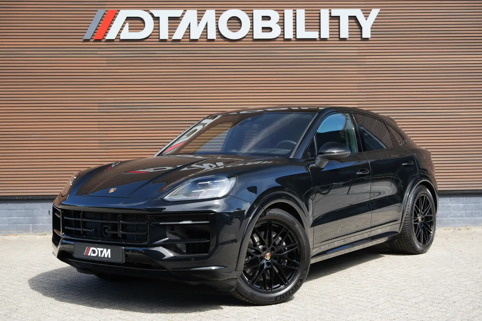 Porsche Cayenne Coupé 3.0 E-Hybrid | Sport Design | Burmester | 18 Nero - 1